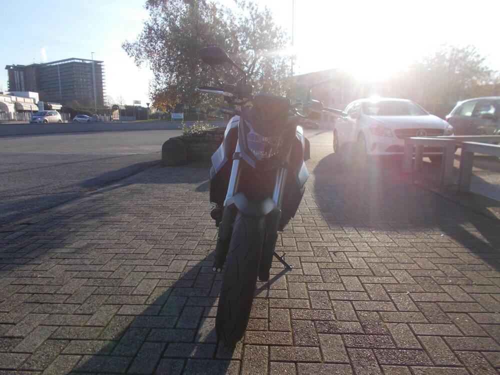 Honda CB 750 Hornet (2025) (3)