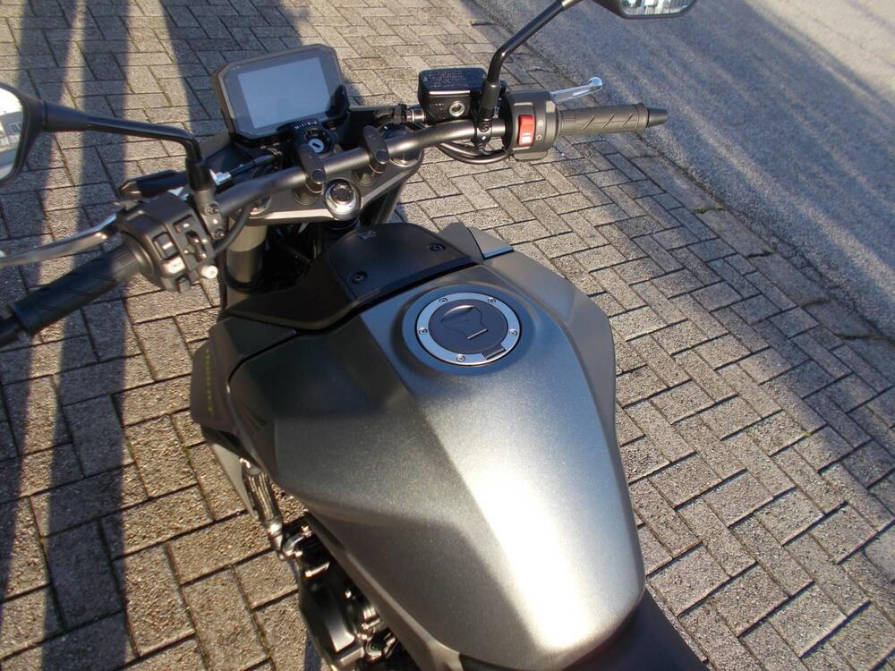 Honda CB 750 Hornet (2025) (5)