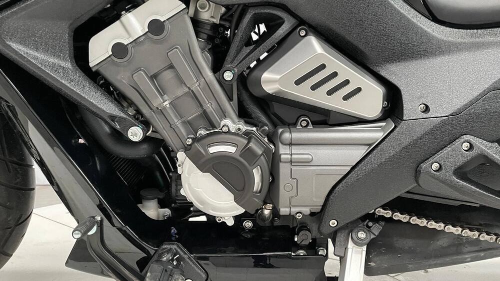 Benda Motorcycles LFC 700 (2024 - 25) (4)