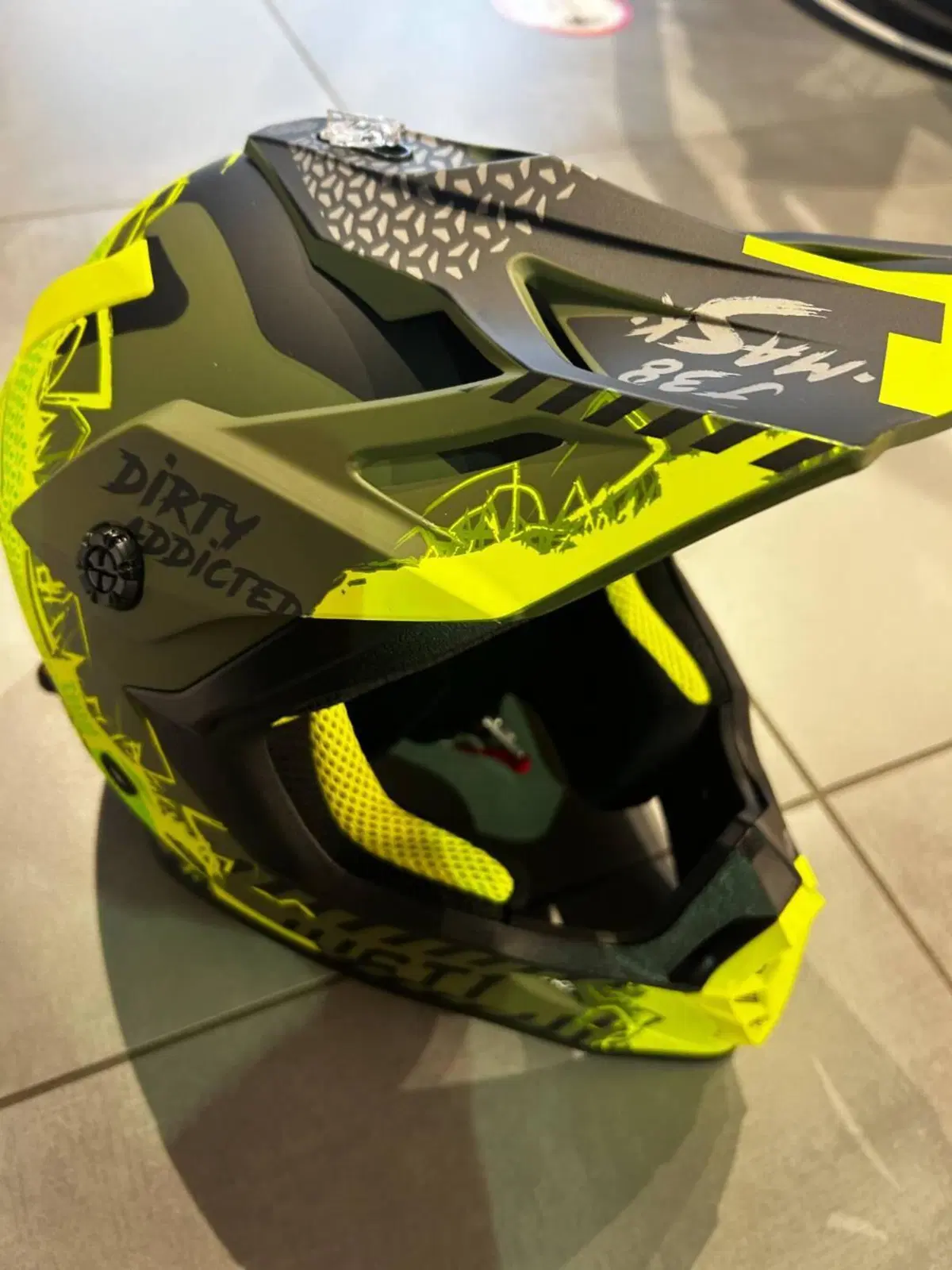CASCHI J38 Just1 (3)