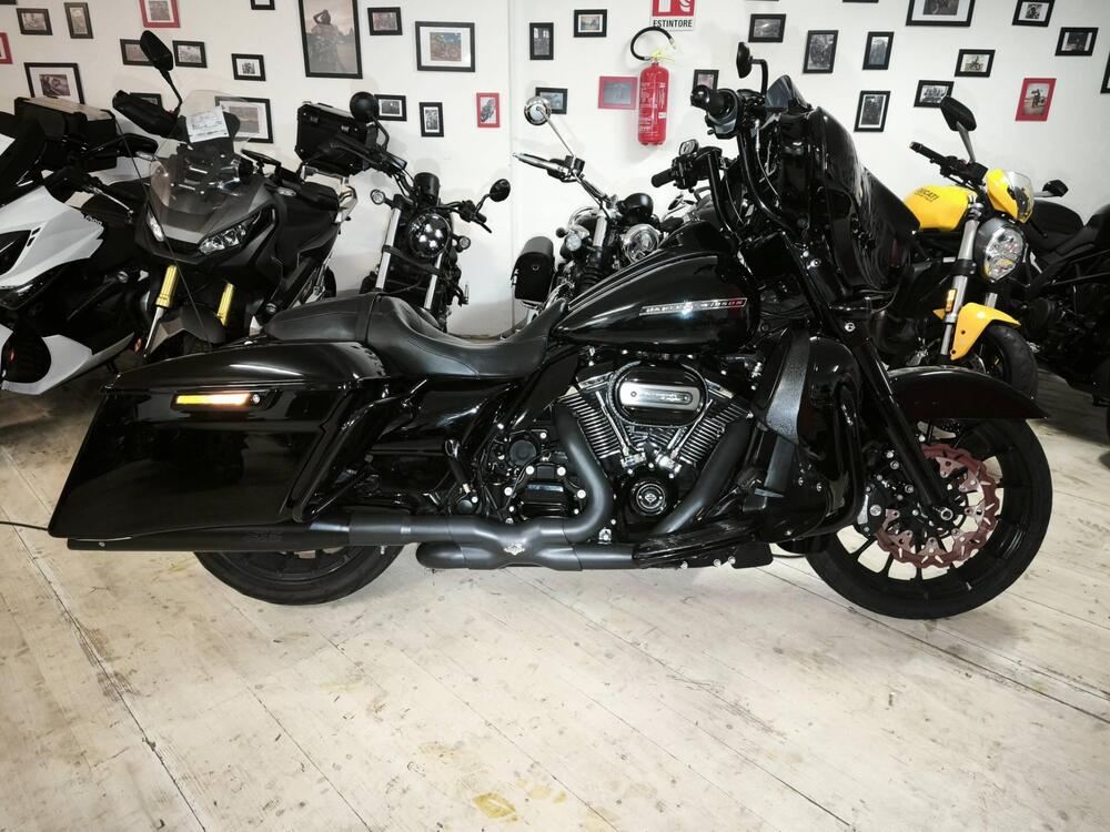 Harley-Davidson 114 Street Glide Special (2019 - 20) - FLHXS (4)
