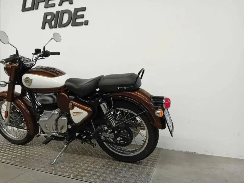 Royal Enfield Classic 350 (2021 - 26) (5)