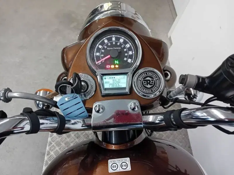 Royal Enfield Classic 350 (2021 - 26) (3)