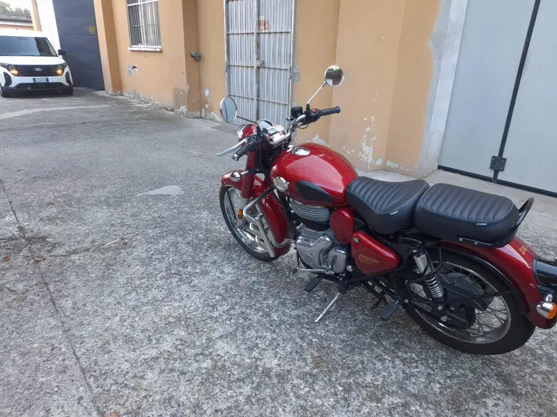 Royal Enfield Classic 350 (2021 - 26) (3)
