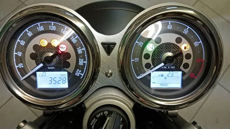 Triumph Speed Twin 1200 (2021 - 24) (7)