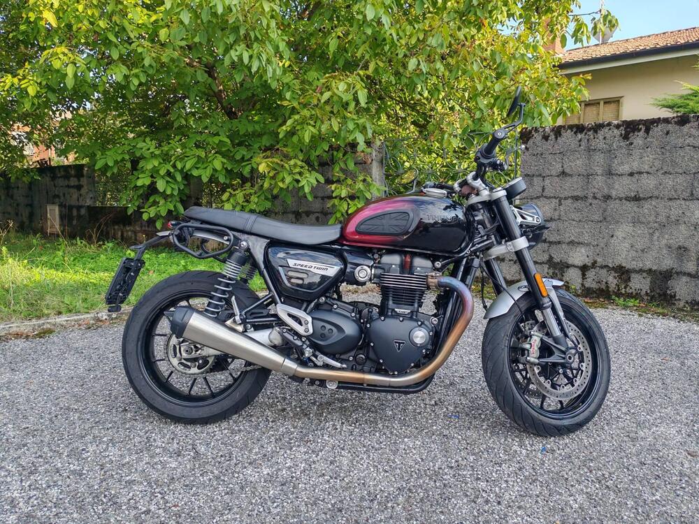 Triumph Speed Twin 1200 Stealth Edition (2024)