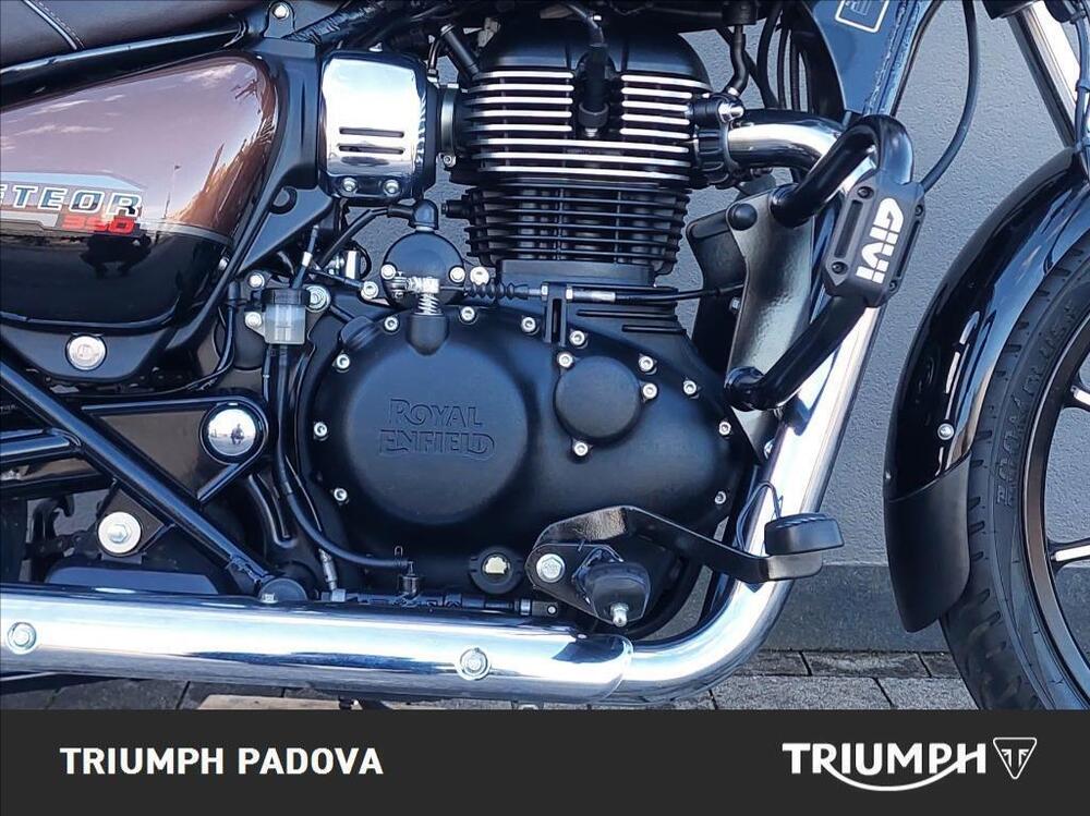 Royal Enfield Meteor 350 Supernova (2021 - 25) (3)