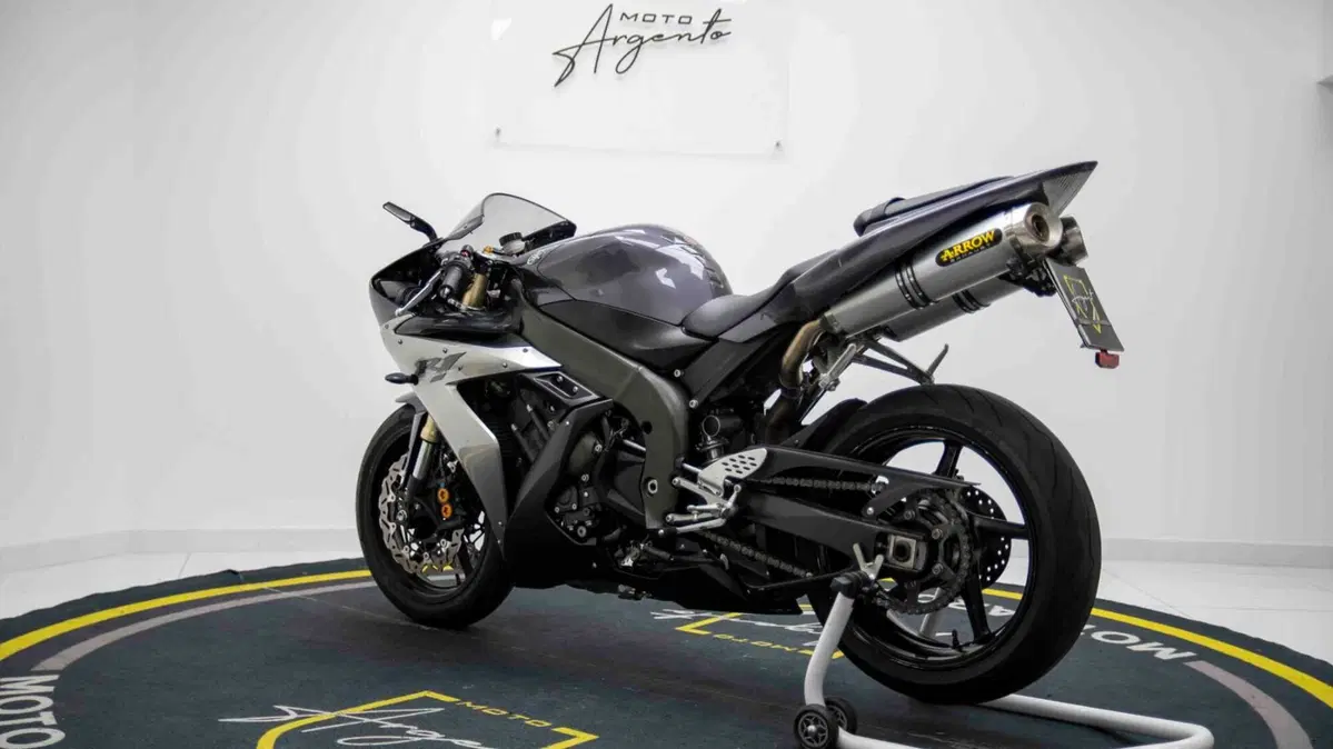 Yamaha YZF R1 (2006 - 07) (2)