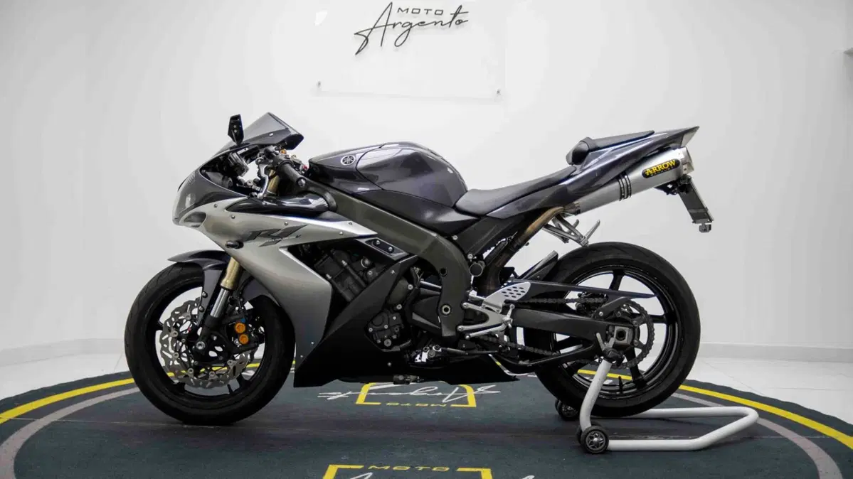 Yamaha YZF R1 (2006 - 07) (3)