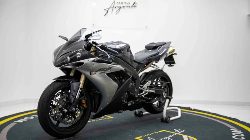 Yamaha YZF R1 (2006 - 07) (4)