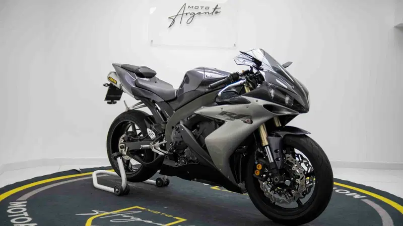 Yamaha YZF R1 (2006 - 07) (6)