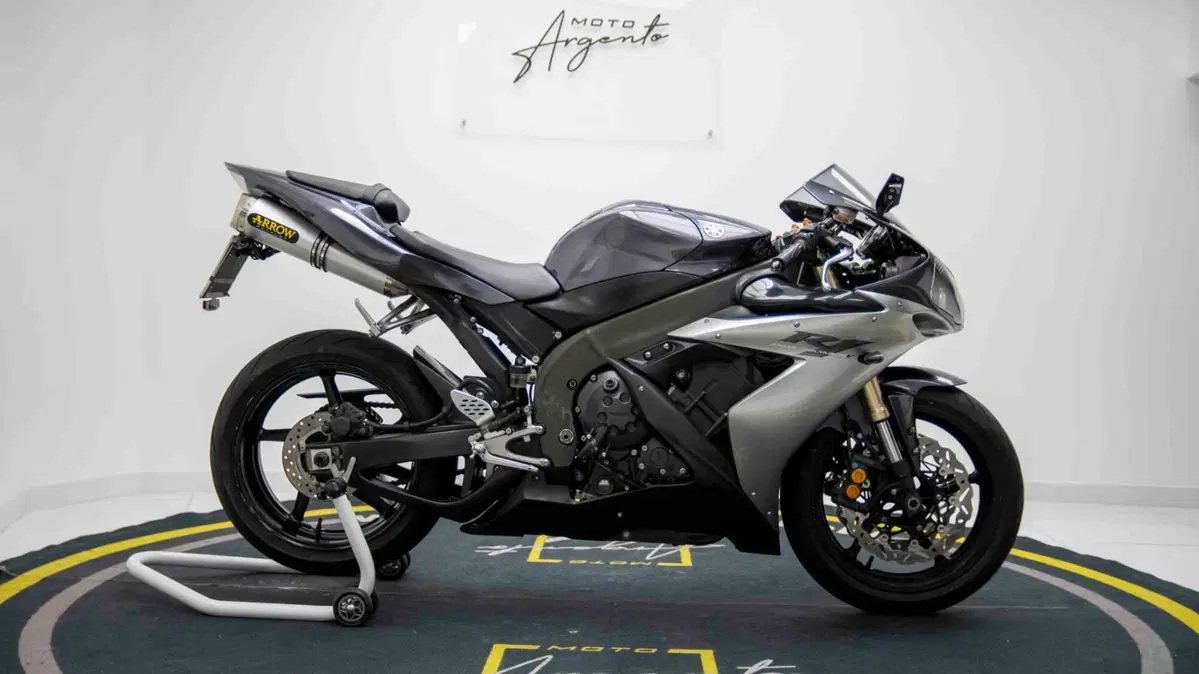 Yamaha YZF R1 (2006 - 07) (7)