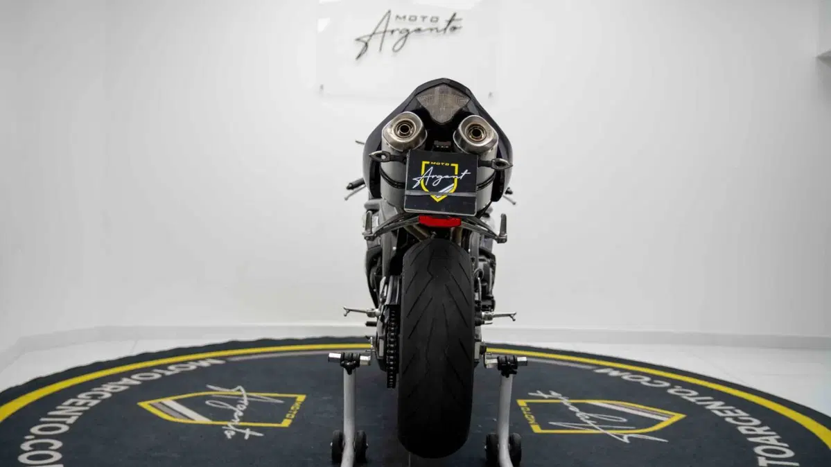 Yamaha YZF R1 (2006 - 07) (9)