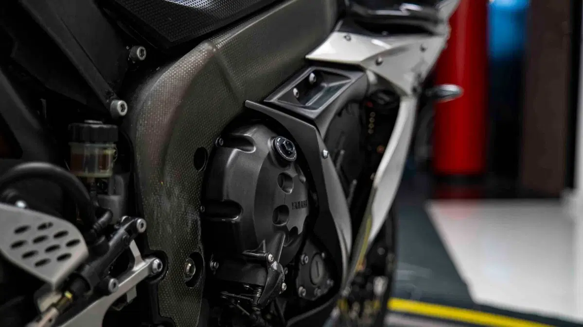 Yamaha YZF R1 (2006 - 07) (19)