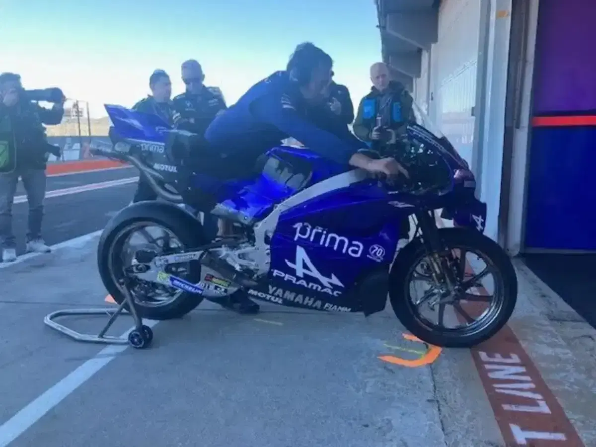 MotoGP 2025. I test di Valencia aprono la stagione 2026: Aprilia davanti, Ducati sperimenta, Yamaha V4 impressiona [GALLERY] (2)