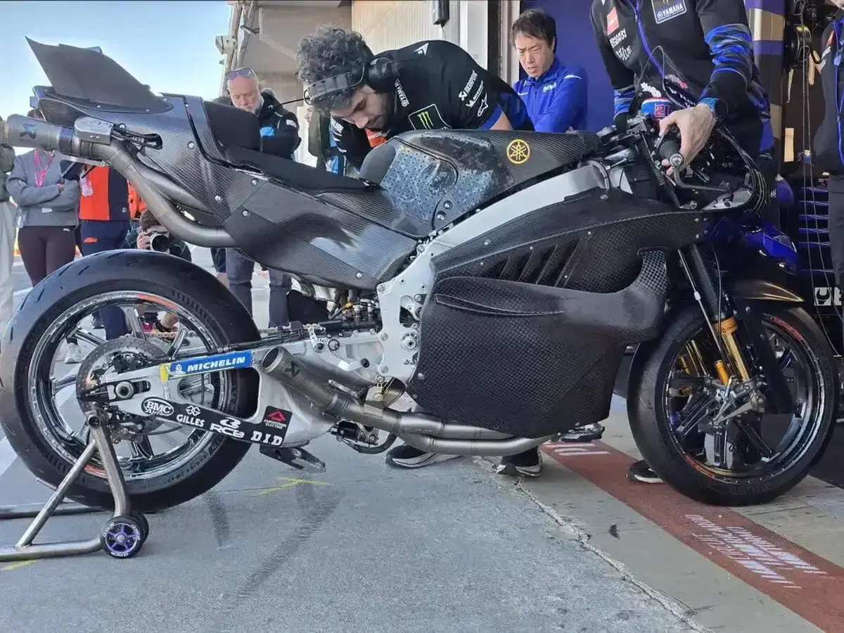 MotoGP 2025. I test di Valencia aprono la stagione 2026: Aprilia davanti, Ducati sperimenta, Yamaha V4 impressiona [GALLERY] (7)