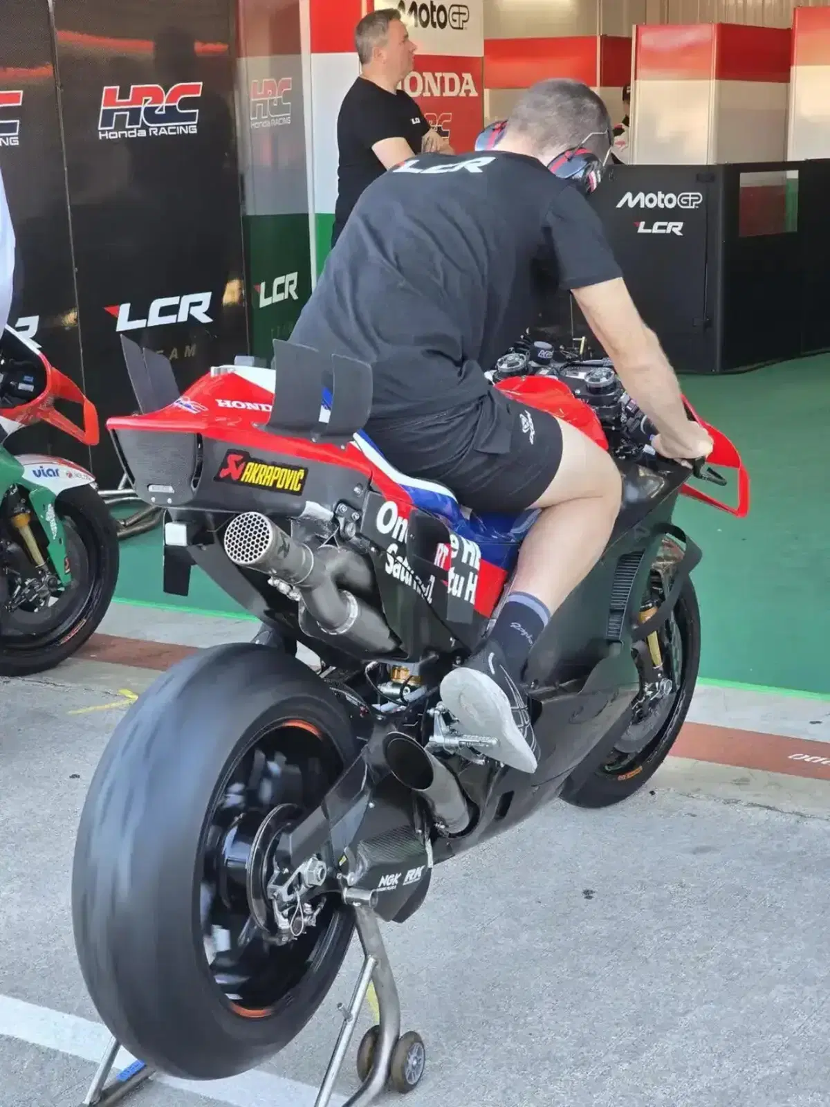 MotoGP 2025. I test di Valencia aprono la stagione 2026: Aprilia davanti, Ducati sperimenta, Yamaha V4 impressiona [GALLERY] (18)