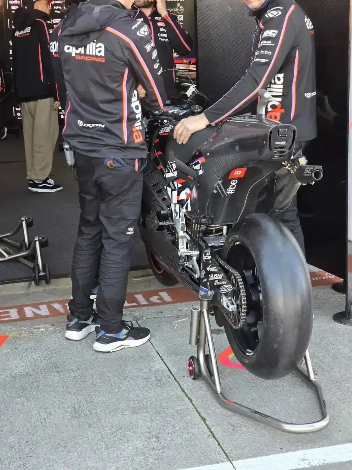 MotoGP 2025. I test di Valencia aprono la stagione 2026: Aprilia davanti, Ducati sperimenta, Yamaha V4 impressiona [GALLERY] (20)