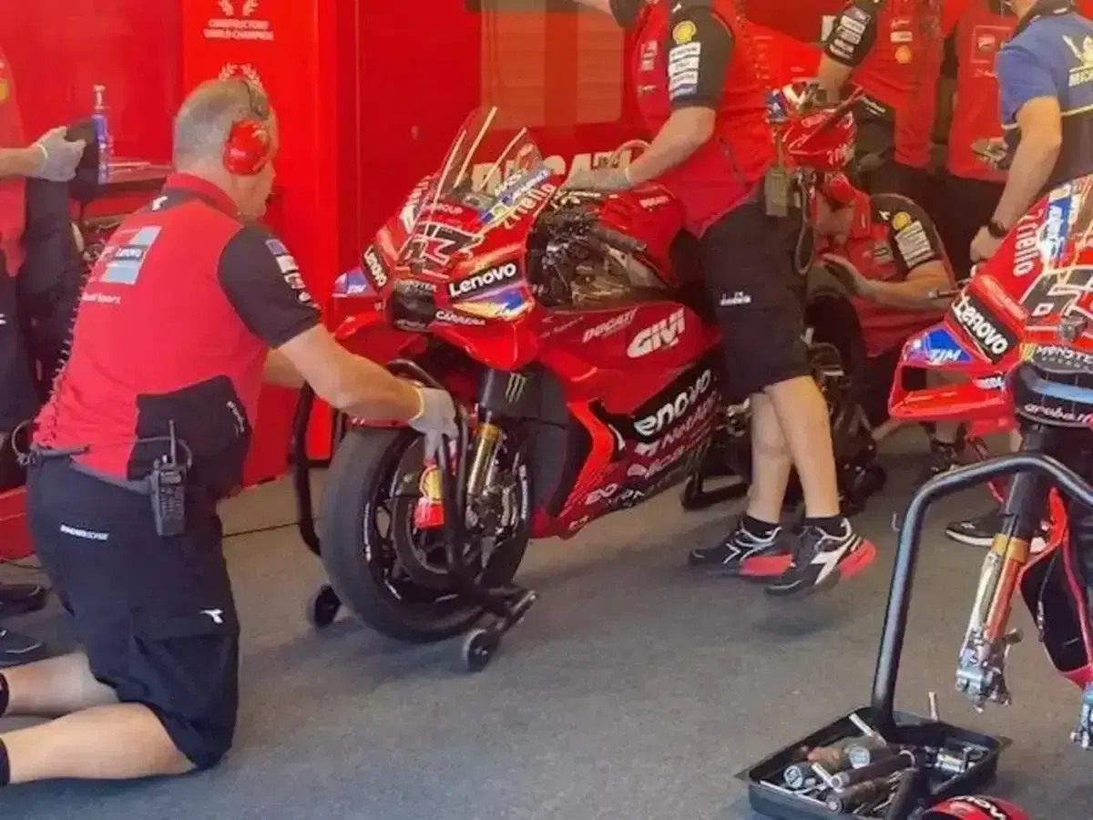 MotoGP 2025. I test di Valencia aprono la stagione 2026: Aprilia davanti, Ducati sperimenta, Yamaha V4 impressiona [GALLERY] (30)