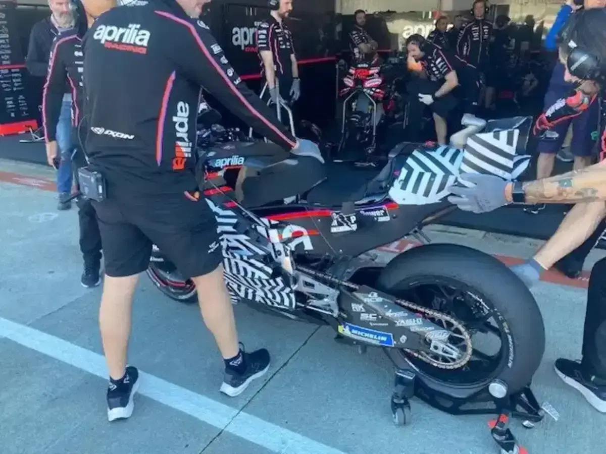 MotoGP 2025. I test di Valencia aprono la stagione 2026: Aprilia davanti, Ducati sperimenta, Yamaha V4 impressiona [GALLERY] (32)