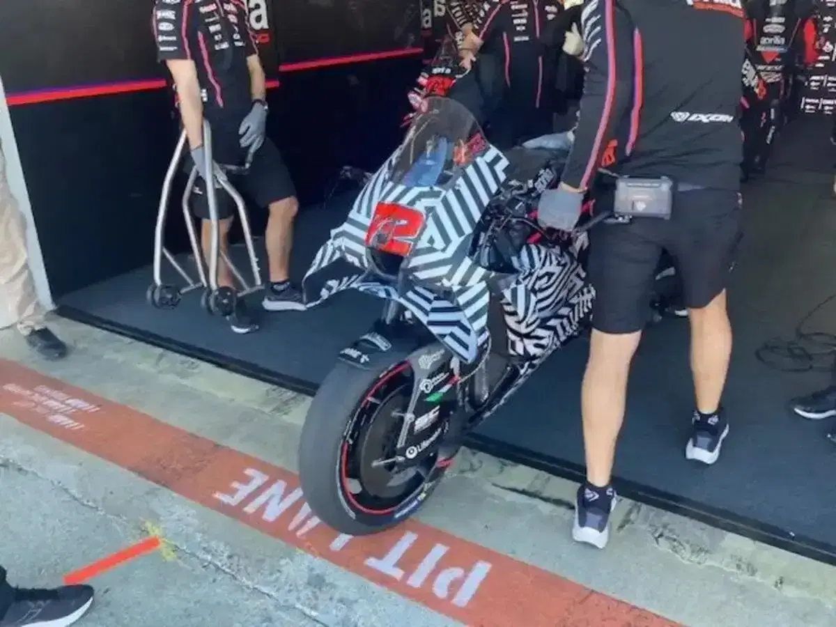MotoGP 2025. I test di Valencia aprono la stagione 2026: Aprilia davanti, Ducati sperimenta, Yamaha V4 impressiona [GALLERY] (33)