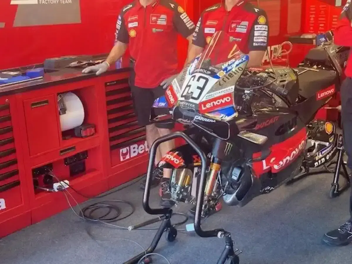 MotoGP 2025. I test di Valencia aprono la stagione 2026: Aprilia davanti, Ducati sperimenta, Yamaha V4 impressiona [GALLERY] (35)