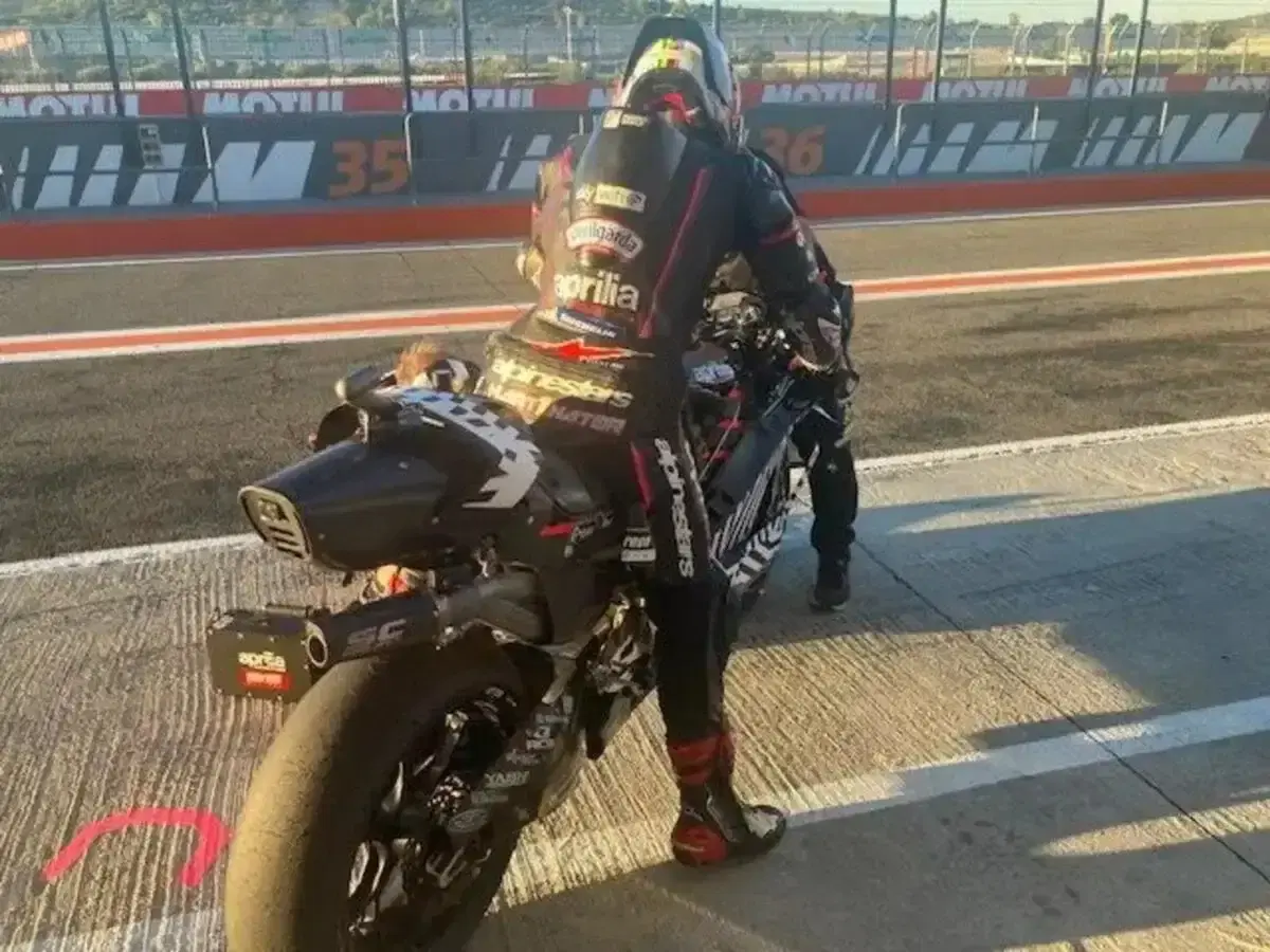 MotoGP 2025. I test di Valencia aprono la stagione 2026: Aprilia davanti, Ducati sperimenta, Yamaha V4 impressiona [GALLERY] (40)