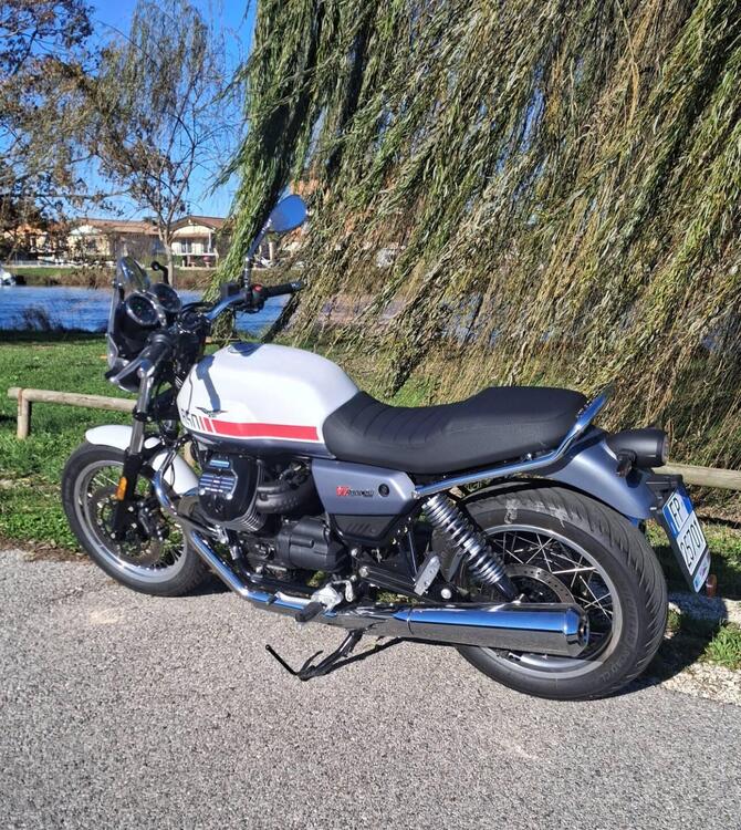 Moto Guzzi V7 Special (2021 - 24) (2)
