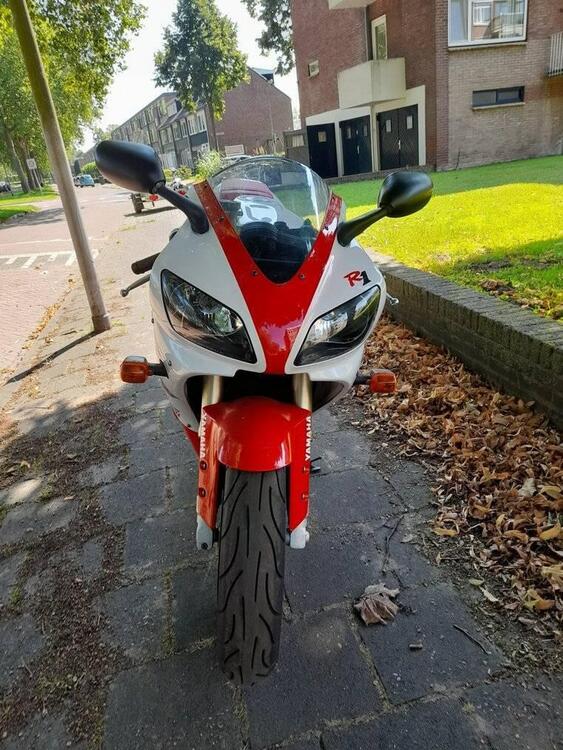 Yamaha YZF R1 (2000 - 01) (3)