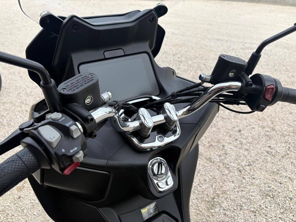 QJ Motor MTX 300 (2025) (5)