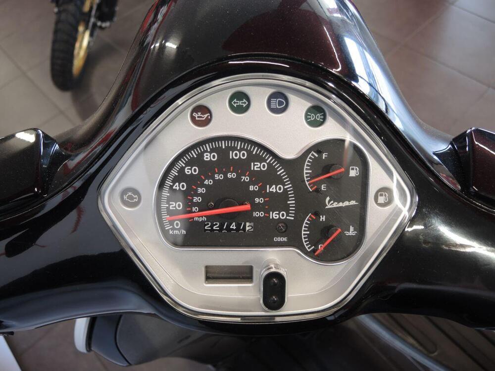 Vespa GTS 300 (2010 - 14) (5)