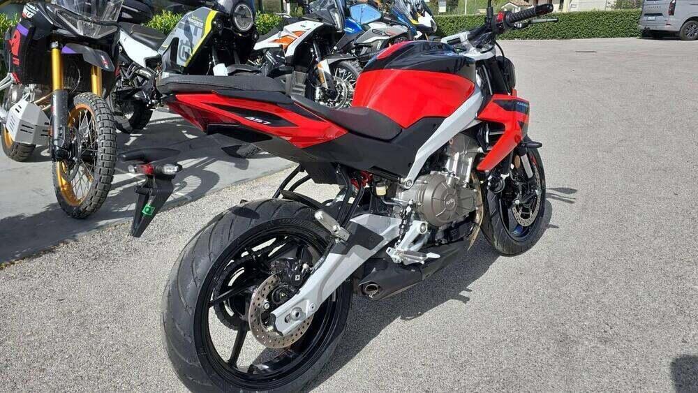 Aprilia Tuono 457 (2025) (5)