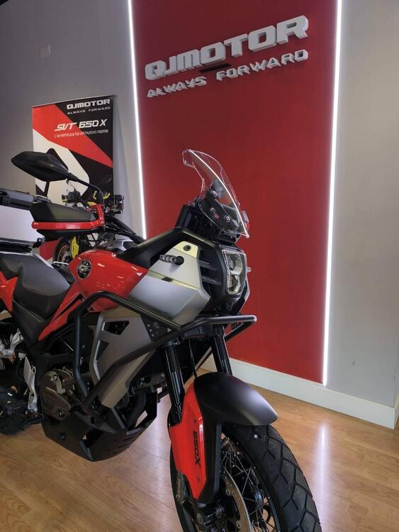 QJ Motor SVT 650 X (2025) (4)