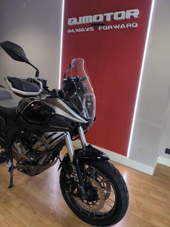 QJ Motor SRT 600 SX (2024 - 25) (4)