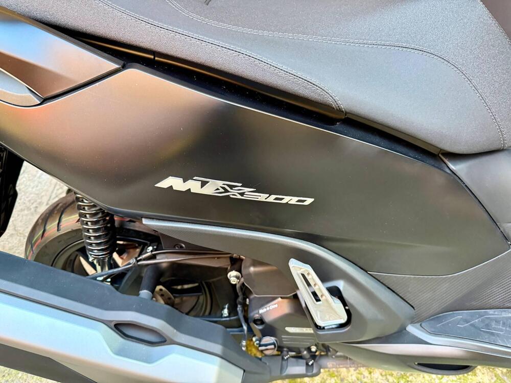 QJ Motor MTX 300 (2025) (3)