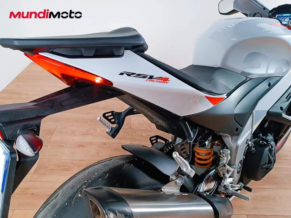 Aprilia RSV4 1100 Factory (2025) (4)