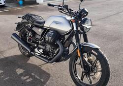 Moto Guzzi V7 Stone (2021 - 24) usata
