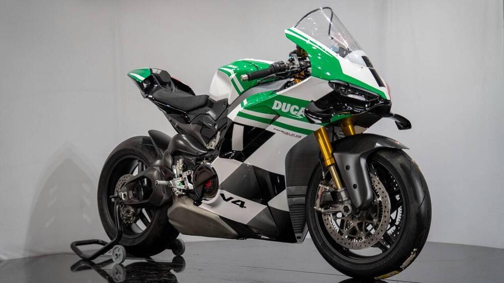Ducati Panigale V4 Tricolore (2025) (4)