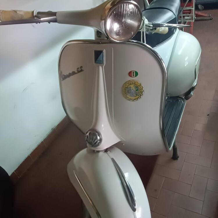 Piaggio Vespa GS160 (2)