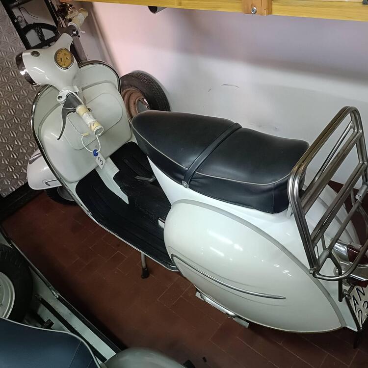 Piaggio Vespa GS160 (3)