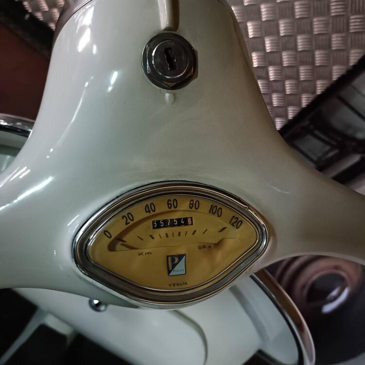 Piaggio Vespa GS160 (4)