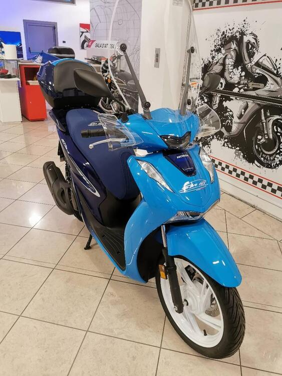 Honda SH 125i (2024 - 25) (3)