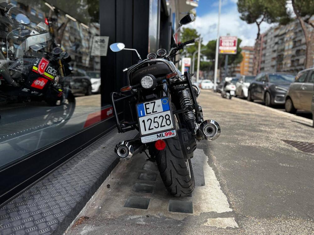 Moto Guzzi V7 Special (2021 - 24) (2)