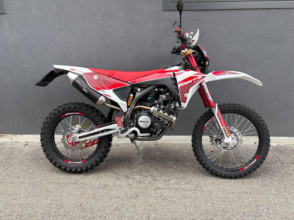 Fantic Motor XEF 125 Competition (2023 - 24) (2)