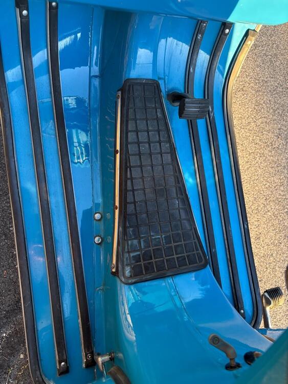 Piaggio Vespa P150X  (5)