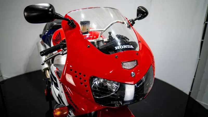 Honda CBR 900 RR SC33 (17)