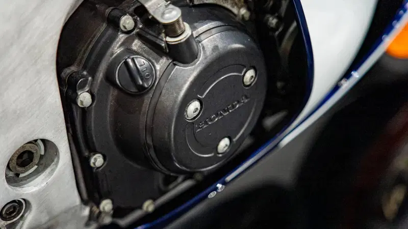 Honda CBR 900 RR SC33 (20)
