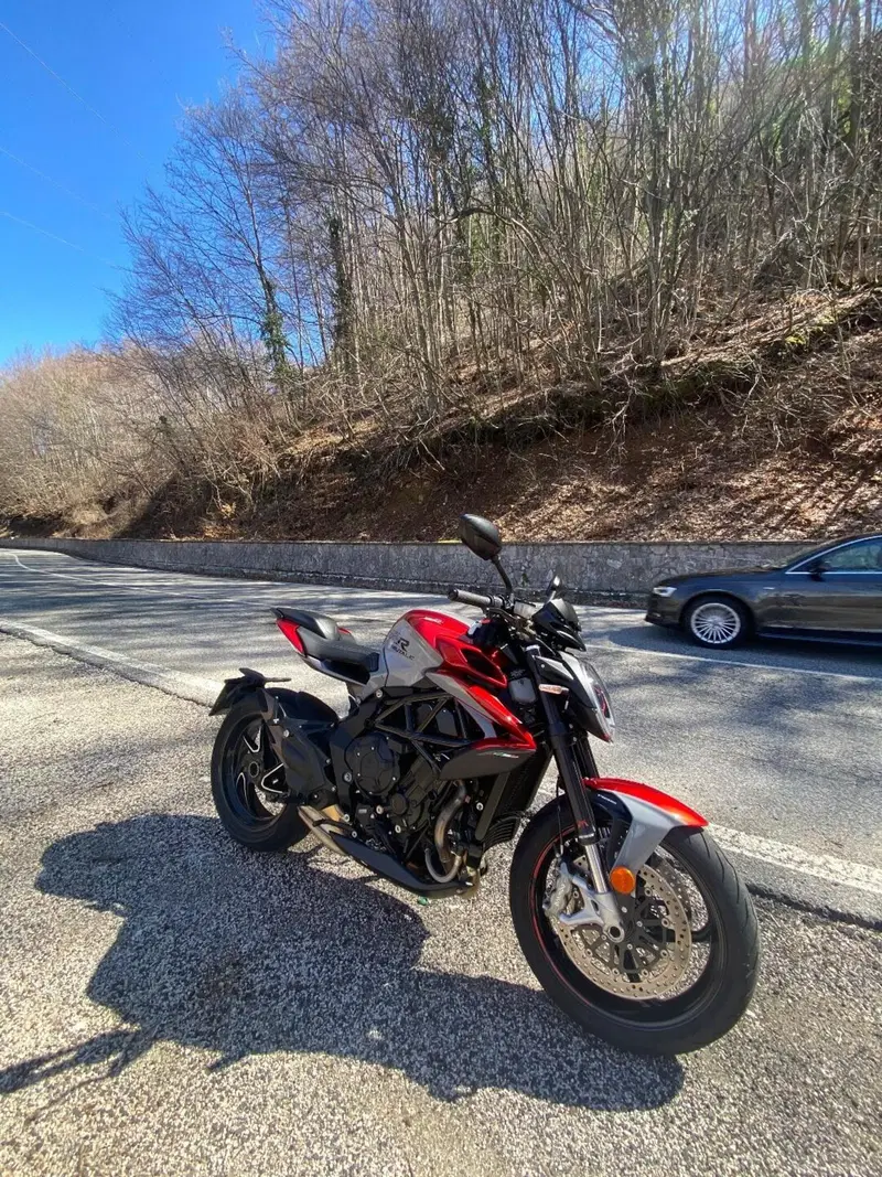 MV Agusta Brutale 800 RR (2021 - 25) (2)
