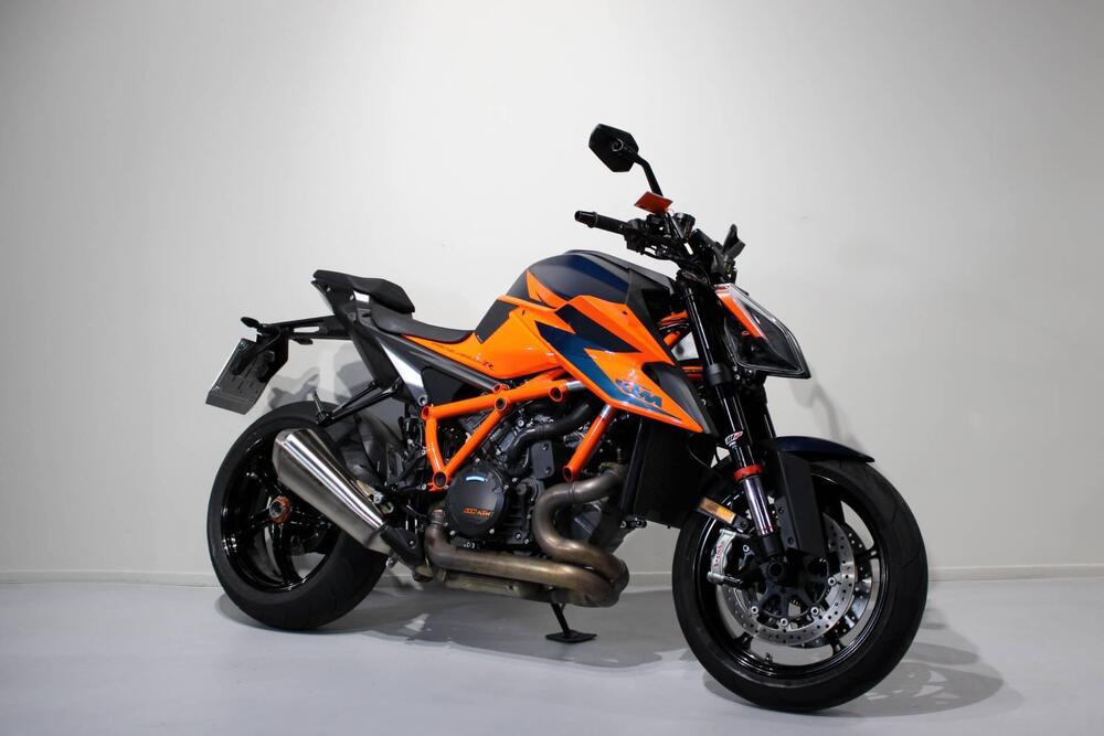 KTM 1290 Super Duke R (2020) (2)
