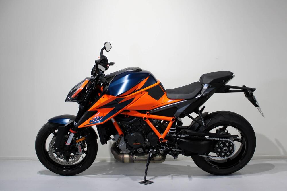 KTM 1290 Super Duke R (2020) (4)